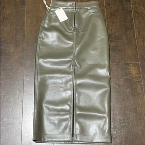 Vegan pencil high wasted skirt in olive color